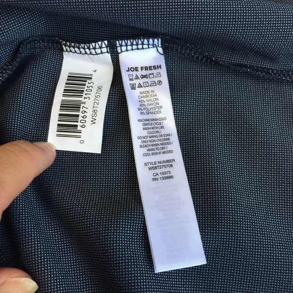 New - Joe Fresh, Women’s gray Stretchable Mini Skirt. Size: Small. - Picture 6 of 14